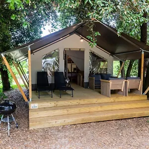 https://resort-istra-sunny-tent-in-lanterna-premium-camping-4.in-istria.net